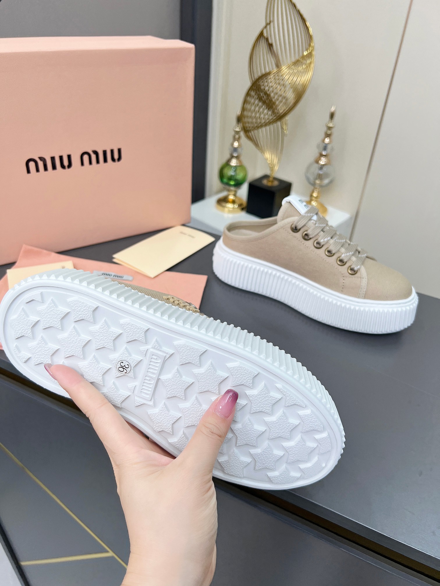 2025春夏時尚新品，厚底輕便增高小白鞋