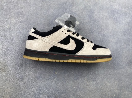 NIKE SB DUNK LOW PRO