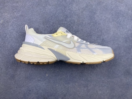 Nike V2K Run耐克 V2K 低幫 白灰紅 男女同款 減震防滑低邦跑步鞋 多款颜色