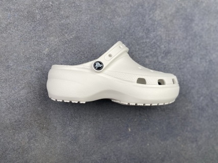 雲朵【卡駱馳】Crocs 卡洛馳 洞洞鞋