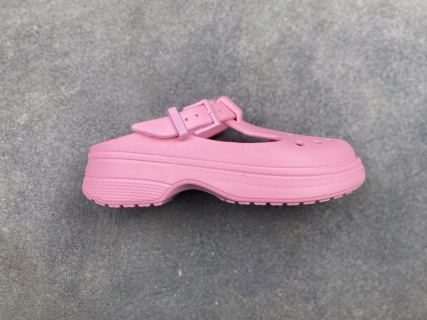 【卡駱馳】Crocs 卡洛馳 洞洞鞋 【卡駱馳】Crocs 卡洛馳 洞洞鞋