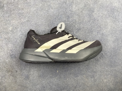  Adidas阿迪透氣輕盈低幫跑步鞋