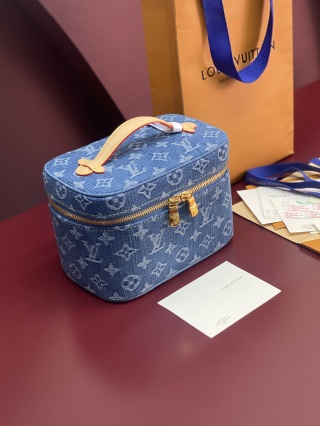M27946 丹寧牛仔！NICE 迷妳化妝包