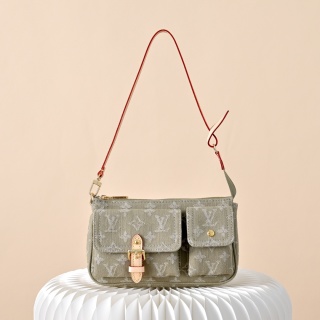 【 Pochette Accessories Cargo 單肩 手袋】M27602 藍色鱷牛仔